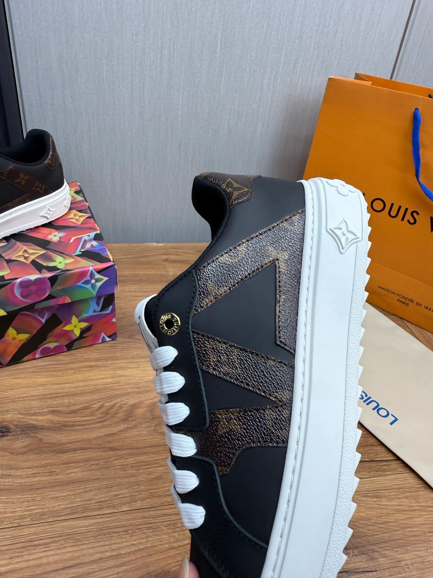 Men's shoes 💰520💰 LOUIS VUITTON [Luden Yiwei] The new trendy Lv is on the market 🎁, casual and fashionable men's shoes 👟 The upper is made of imported silk cowhide + cowhide mesh lining, the original wear-resistant rubber outsole, the version is simple and elegant, exclusive for trendy men. 38-44